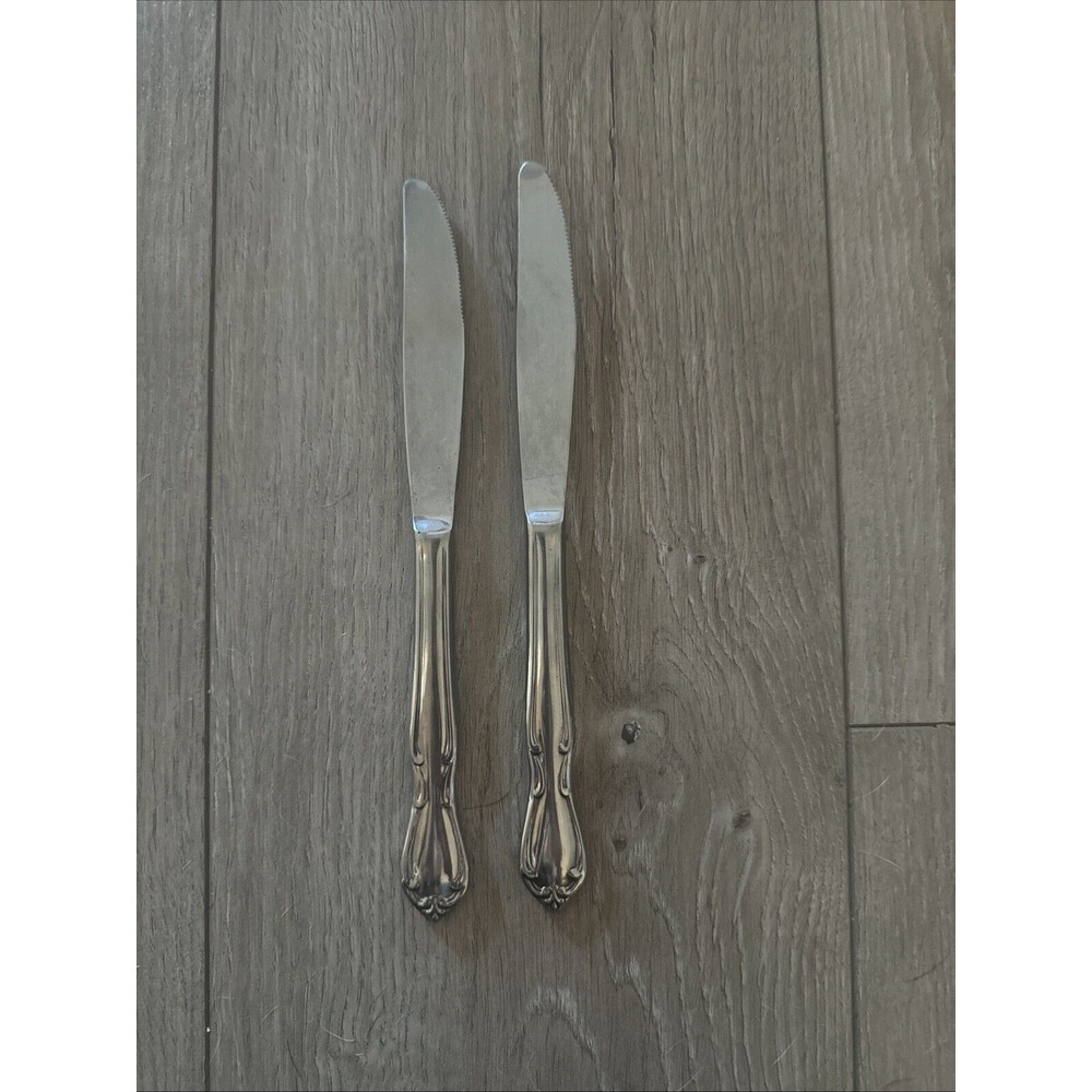 2 PCs‎ WM ROGERS CUSTOM STAINLESS STEEL ROYAL SPLENDOR 8-7/8" DINNER KNIVES